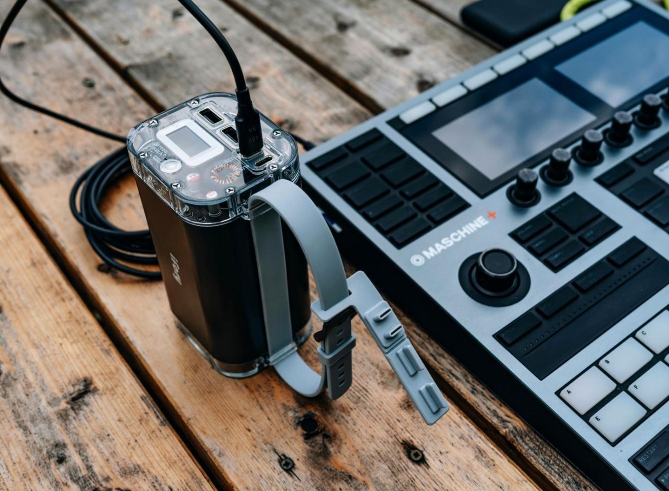 Studio di registrazione con strumenti musicali